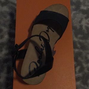 Rocket Dog black sandals